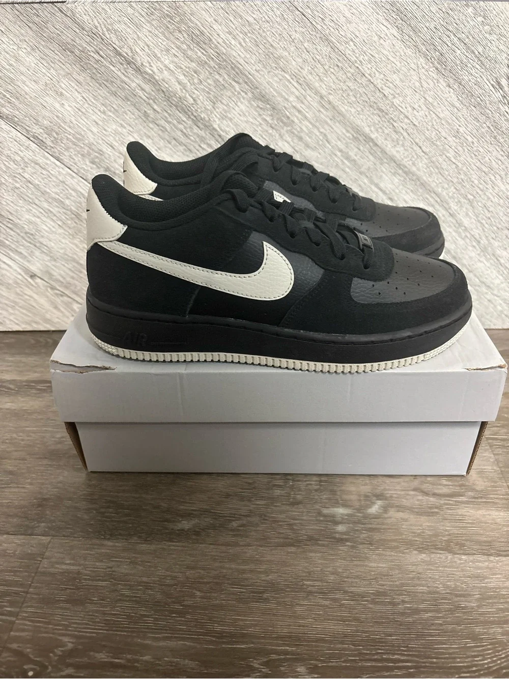 Nike | Air Force 1 Black And Bone Low-Top Sneakers Size 6.5Y